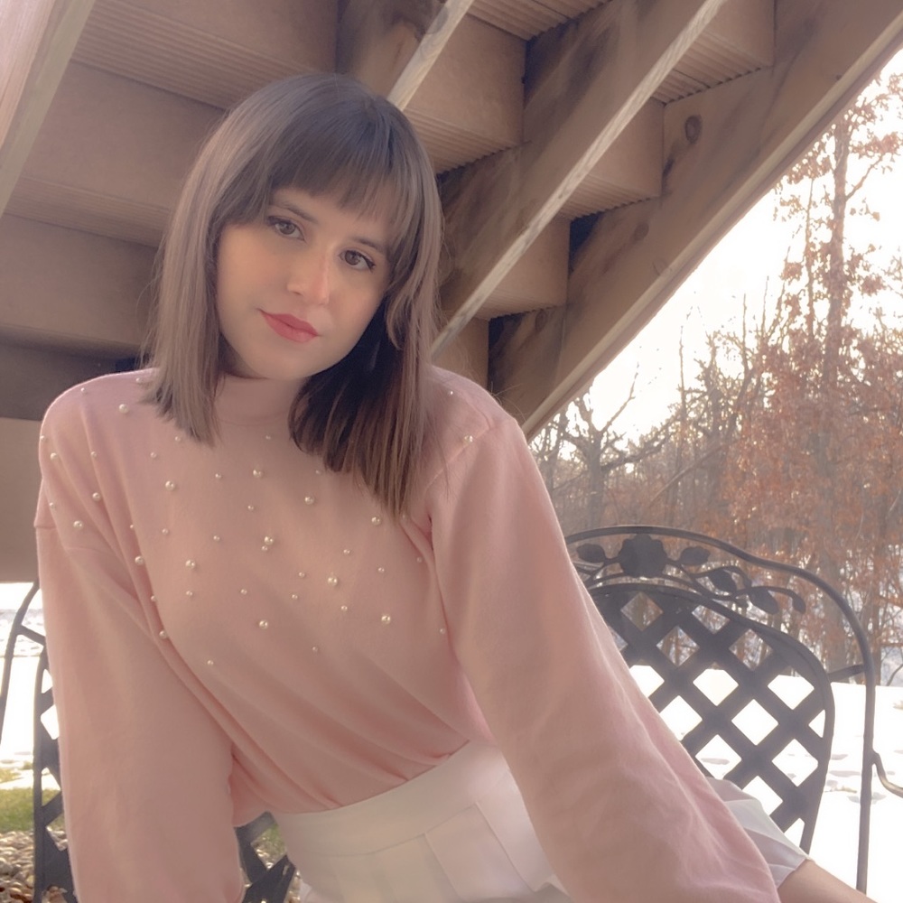 Meet your Posher, Ava